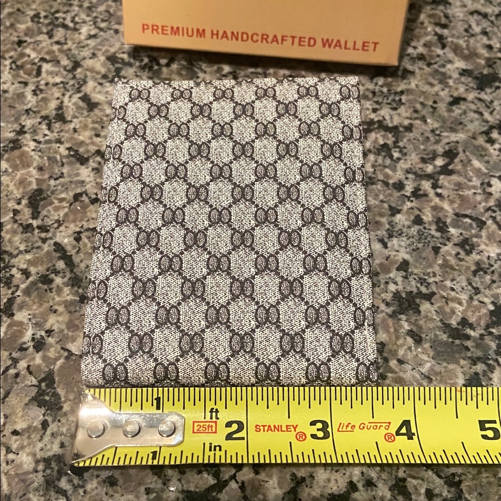 NWT Boxed Bifold Wallet - Picture 12 of 13
